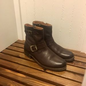 EUC Frye Vicky Boots size 10